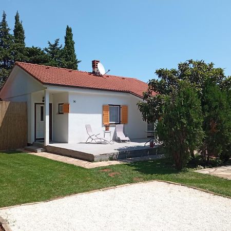Holiday Home Mirela Šišan Eksteriør billede
